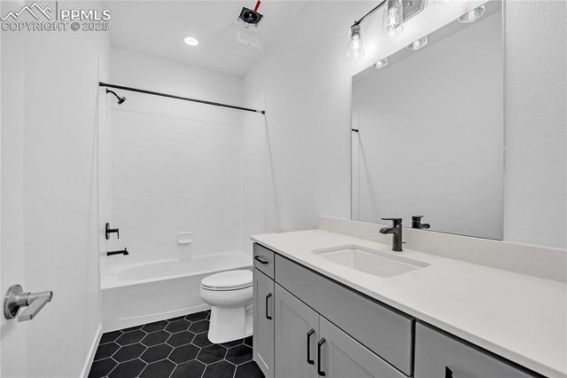 8172 Manor House Way, Colorado Springs, CO 80908