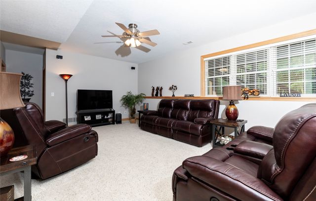 12307 Twana Drive, Urbandale, IA 50323