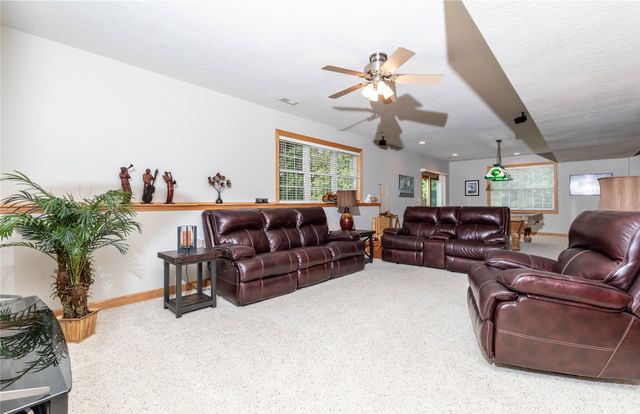 12307 Twana Drive, Urbandale, IA 50323