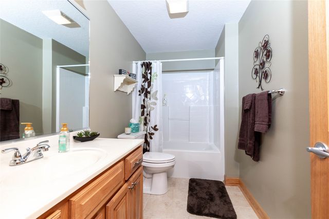 12307 Twana Drive, Urbandale, IA 50323