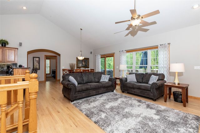 12307 Twana Drive, Urbandale, IA 50323