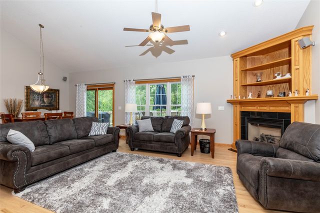 12307 Twana Drive, Urbandale, IA 50323