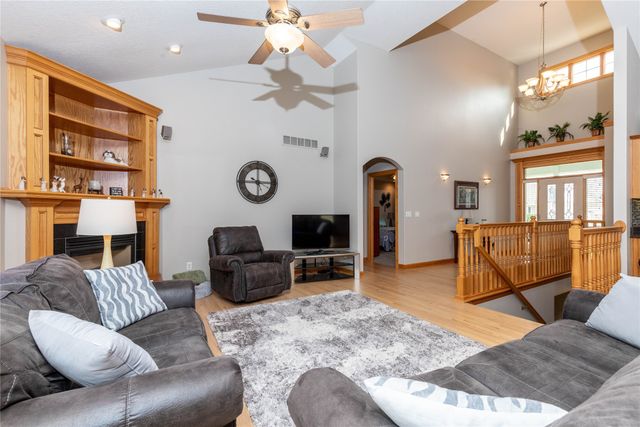 12307 Twana Drive, Urbandale, IA 50323