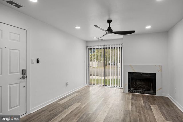 263 BARCLAY CT, West Deptford, NJ 08051