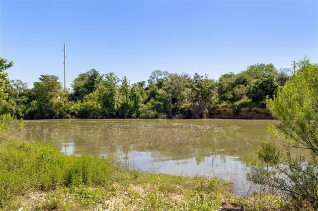 9035 Fm 725, Mcqueeney, TX 78123