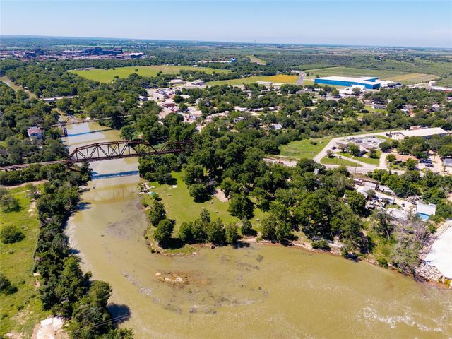 9035 Fm 725, Mcqueeney, TX 78123