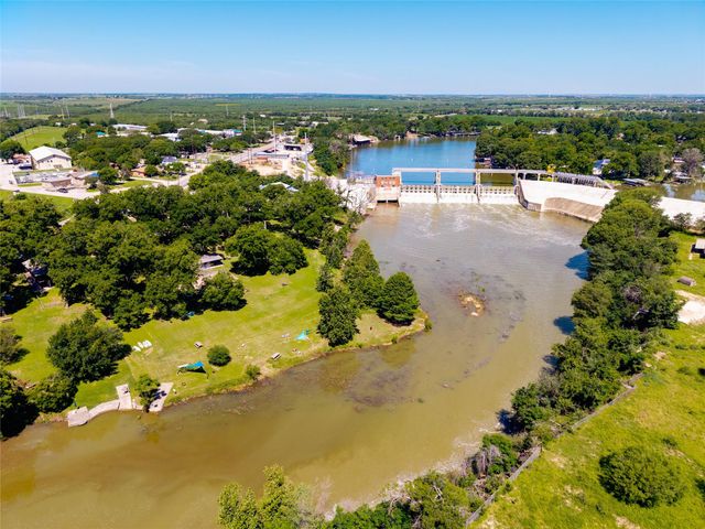 9035 Fm 725, Mcqueeney, TX 78123