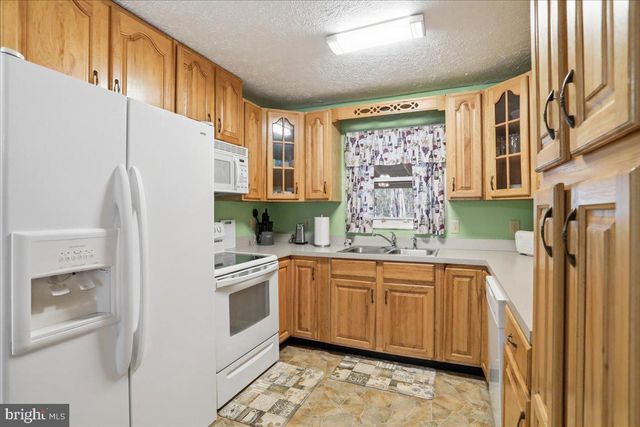 25 FOX CRAFT CT, Green Spring, WV 26722