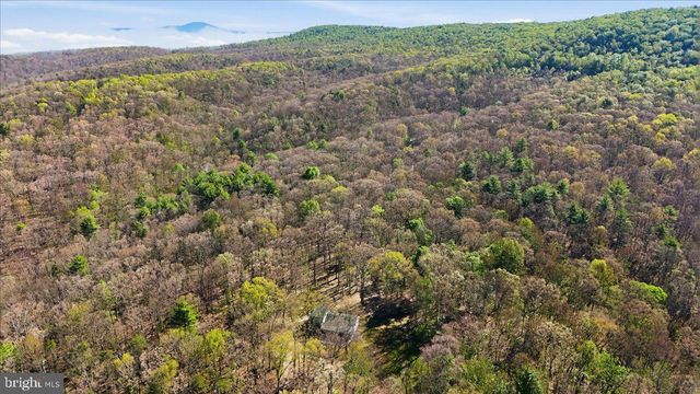 25 FOX CRAFT CT, Green Spring, WV 26722