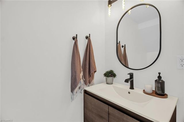 622 Walker Avenue C, Greensboro, NC 27403