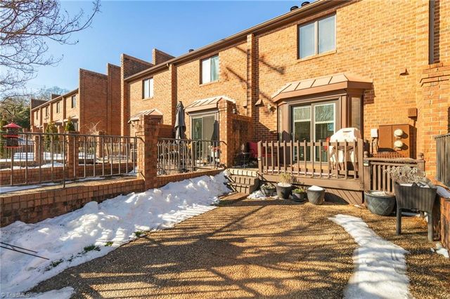 622 Walker Avenue C, Greensboro, NC 27403