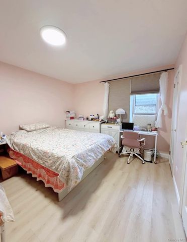 12010 85th Avenue 4J, Kew Gardens, NY 11415