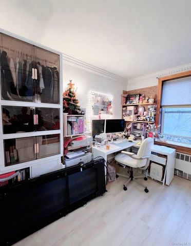 12010 85th Avenue 4J, Kew Gardens, NY 11415