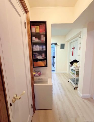 12010 85th Avenue 4J, Kew Gardens, NY 11415