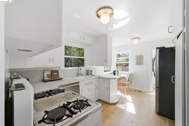 1232 Talbot Ave, Berkeley, CA 94706