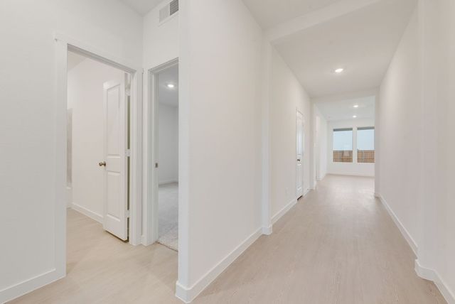 4755 Paynes Valley Drive, Ennis, TX 75119