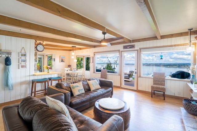 9513 Villa Beach Road, Anderson Island, WA 98303