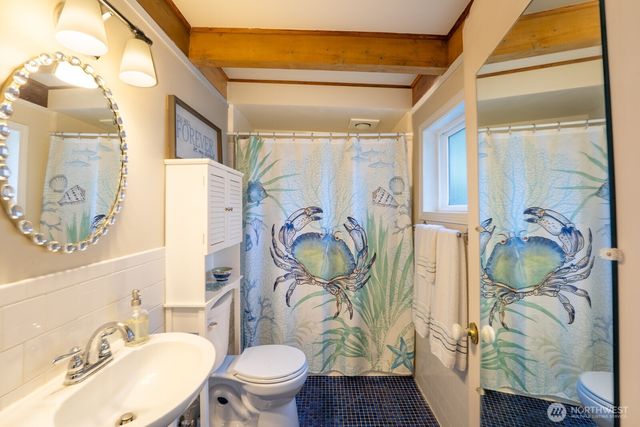 9513 Villa Beach Road, Anderson Island, WA 98303