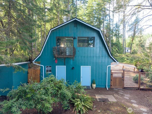 9513 Villa Beach Road, Anderson Island, WA 98303