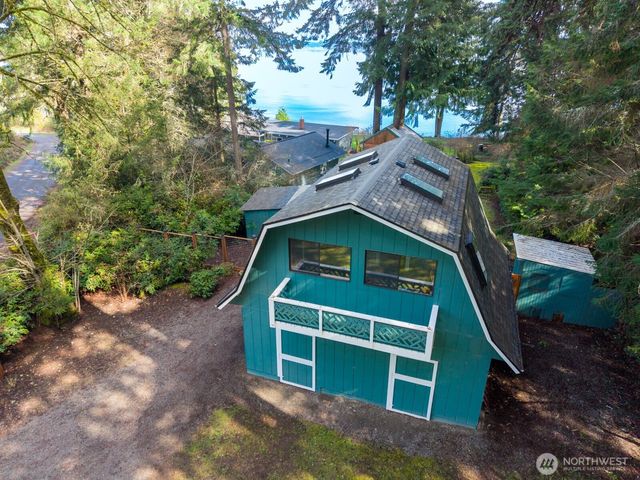 9513 Villa Beach Road, Anderson Island, WA 98303