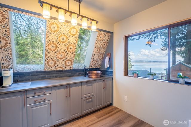9513 Villa Beach Road, Anderson Island, WA 98303