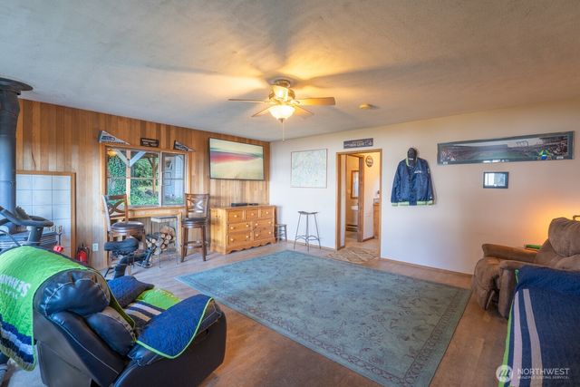 9513 Villa Beach Road, Anderson Island, WA 98303