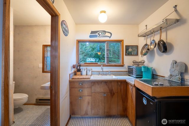 9513 Villa Beach Road, Anderson Island, WA 98303