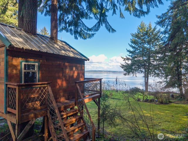 9513 Villa Beach Road, Anderson Island, WA 98303