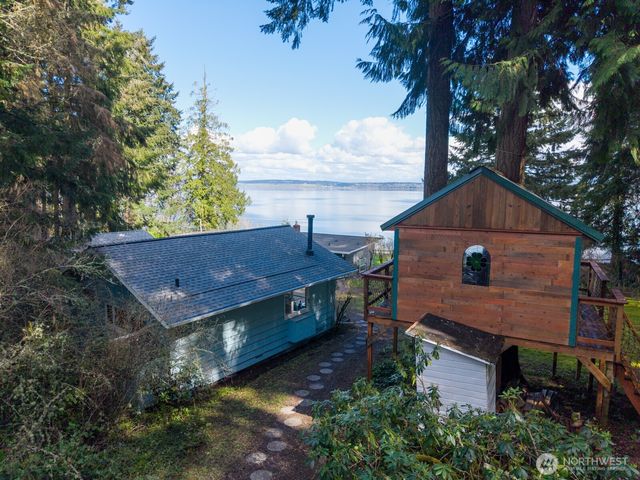 9513 Villa Beach Road, Anderson Island, WA 98303