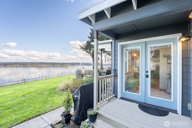 9513 Villa Beach Road, Anderson Island, WA 98303