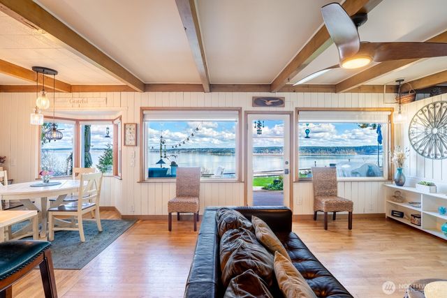 9513 Villa Beach Road, Anderson Island, WA 98303