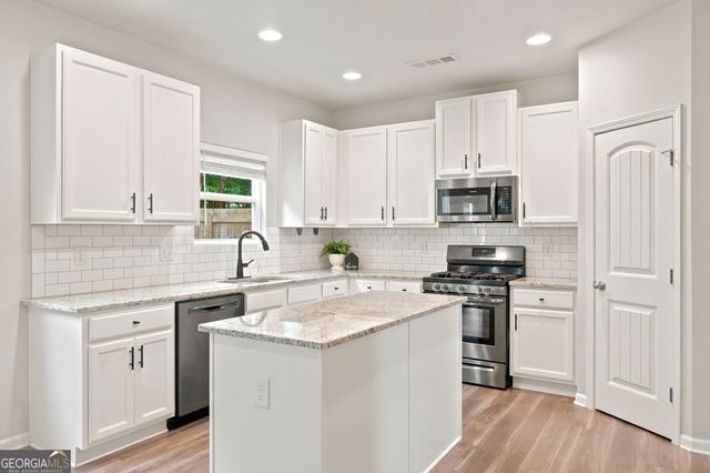 150 Laurelcrest Lane, Dallas, GA 30132