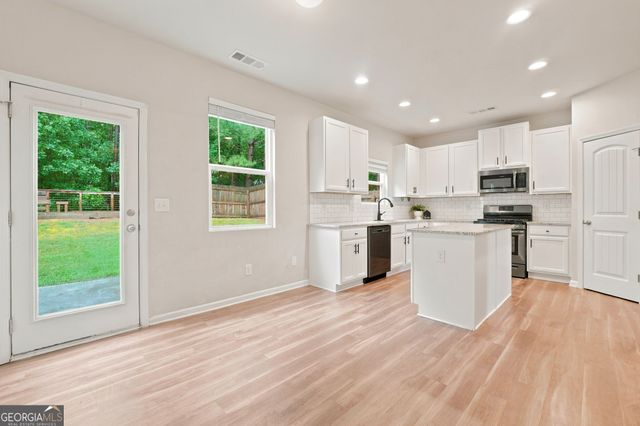 150 Laurelcrest Lane, Dallas, GA 30132