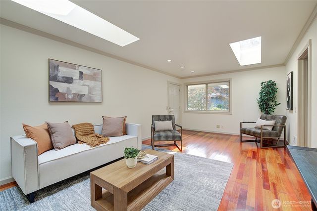 12909 NE 28th Street, Bellevue, WA 98005