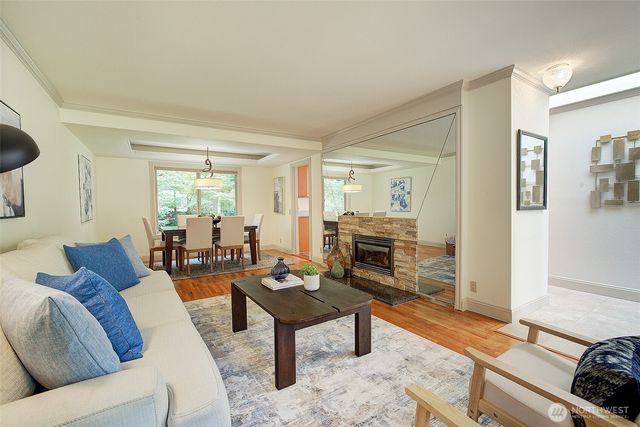 12909 NE 28th Street, Bellevue, WA 98005