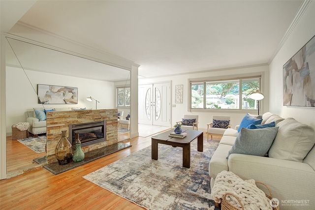 12909 NE 28th Street, Bellevue, WA 98005