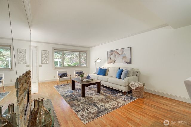 12909 NE 28th Street, Bellevue, WA 98005