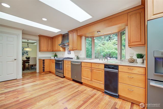 12909 NE 28th Street, Bellevue, WA 98005
