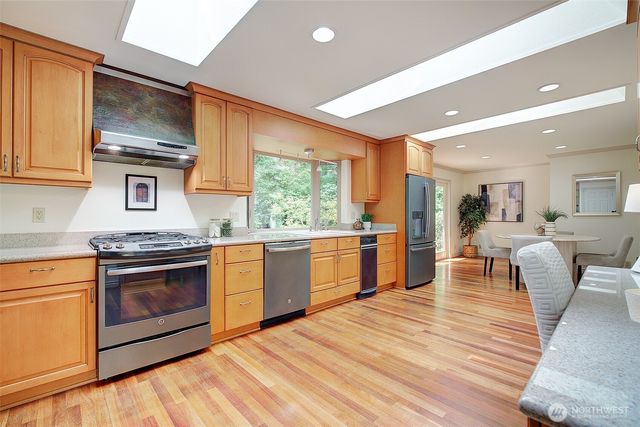 12909 NE 28th Street, Bellevue, WA 98005