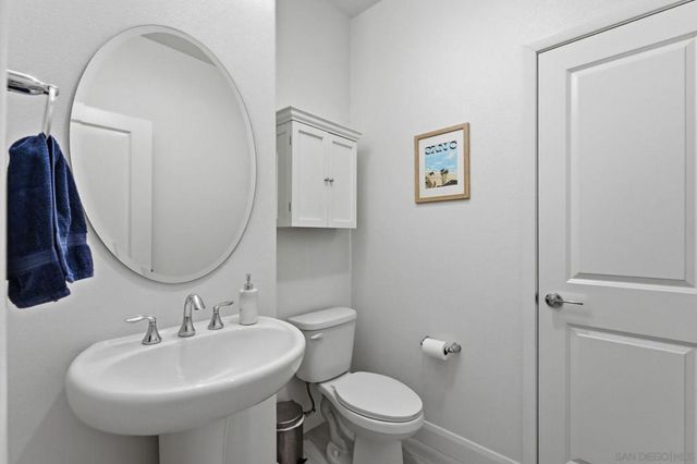 2464 Solara Lane, Vista, CA 92081
