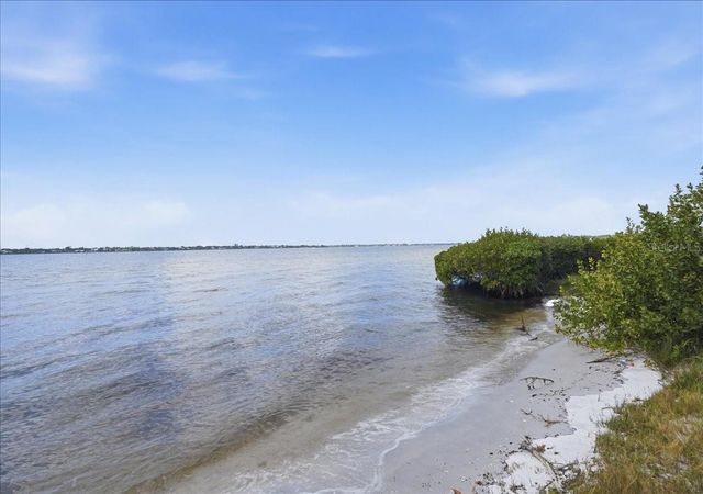 2111 4TH ST COURT W, Palmetto, FL 34221