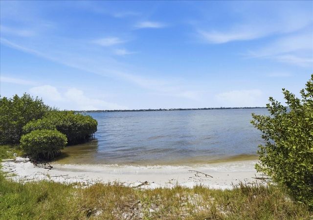 2111 4TH ST COURT W, Palmetto, FL 34221