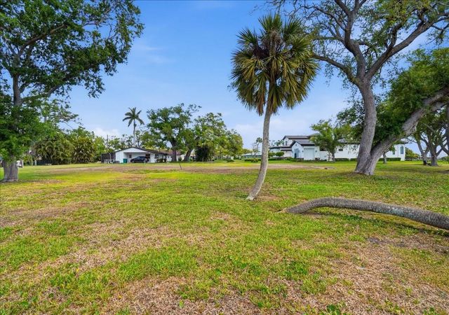 2111 4TH ST COURT W, Palmetto, FL 34221