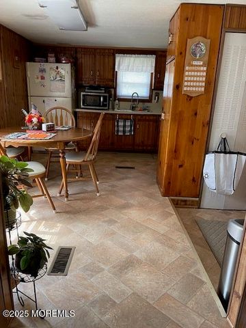 123 Camino Roble, Toms River, NJ 08755