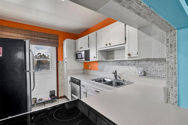 2223 Park Lane 302, Hollywood, FL 33021