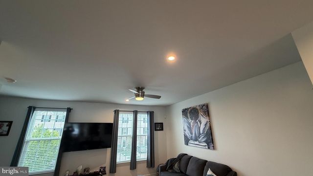 4 FARM FIELD LN, Sicklerville, NJ 08081