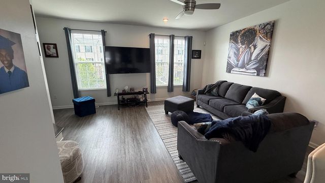 4 FARM FIELD LN, Sicklerville, NJ 08081
