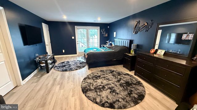 4 FARM FIELD LN, Sicklerville, NJ 08081