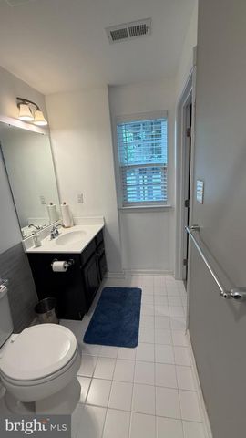 4 FARM FIELD LN, Sicklerville, NJ 08081