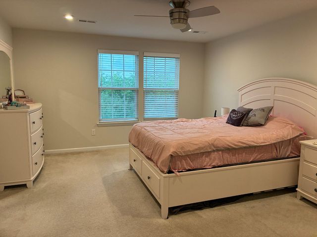 4 FARM FIELD LN, Sicklerville, NJ 08081